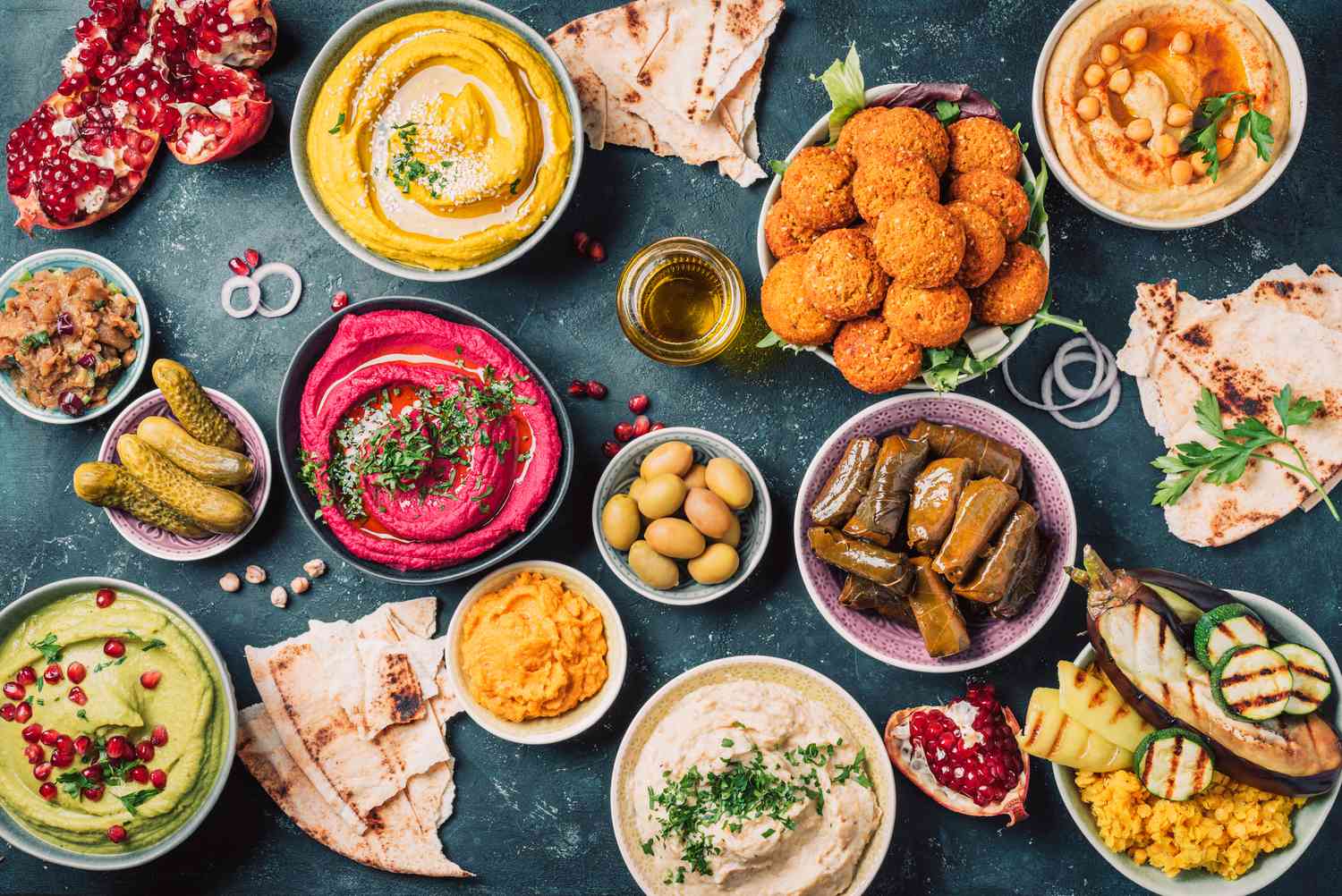 mezze hapjes op tafel